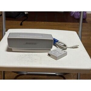 Bose SoundLink Mini Wireless Speaker Silver with Charger
